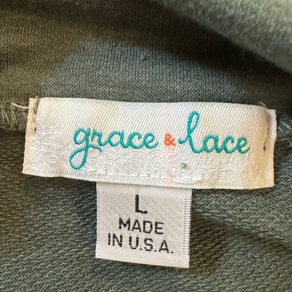 Grace & Lace Green Sweatshirt With Kangaroo Pocket. size Large - Picture 5 of 8